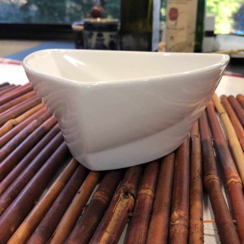 Sam & Squito Smooth Curved 6” Triangular Bowl Strengthened Bone China